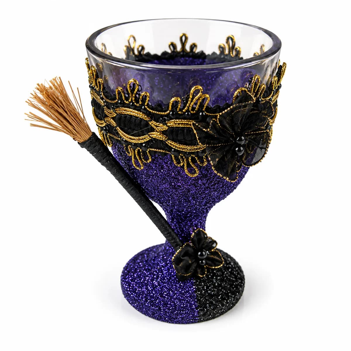 Taça Ornamentada Bicolor com Fita Preta e Dourado, Rosas Pretas e Vassoura de Bruxa Preta