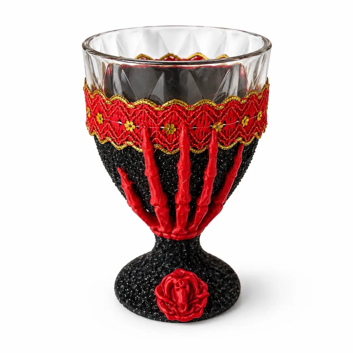 Taça Ornamentada Preta com Fita Vermelha e Dourado, Mão Caveira e Cabeça de Boi Vermelhos